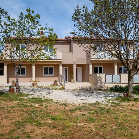 Vila Veronika 2 Pula Luaran gambar