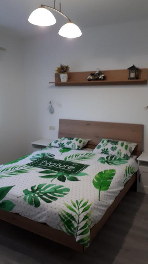 Vila Veronika 2 Pula Luaran gambar