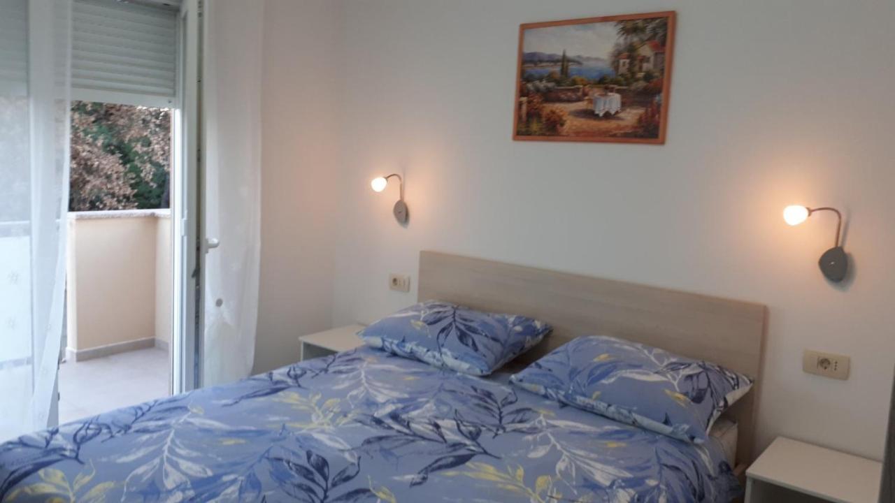 Vila Veronika 2 Pula Luaran gambar