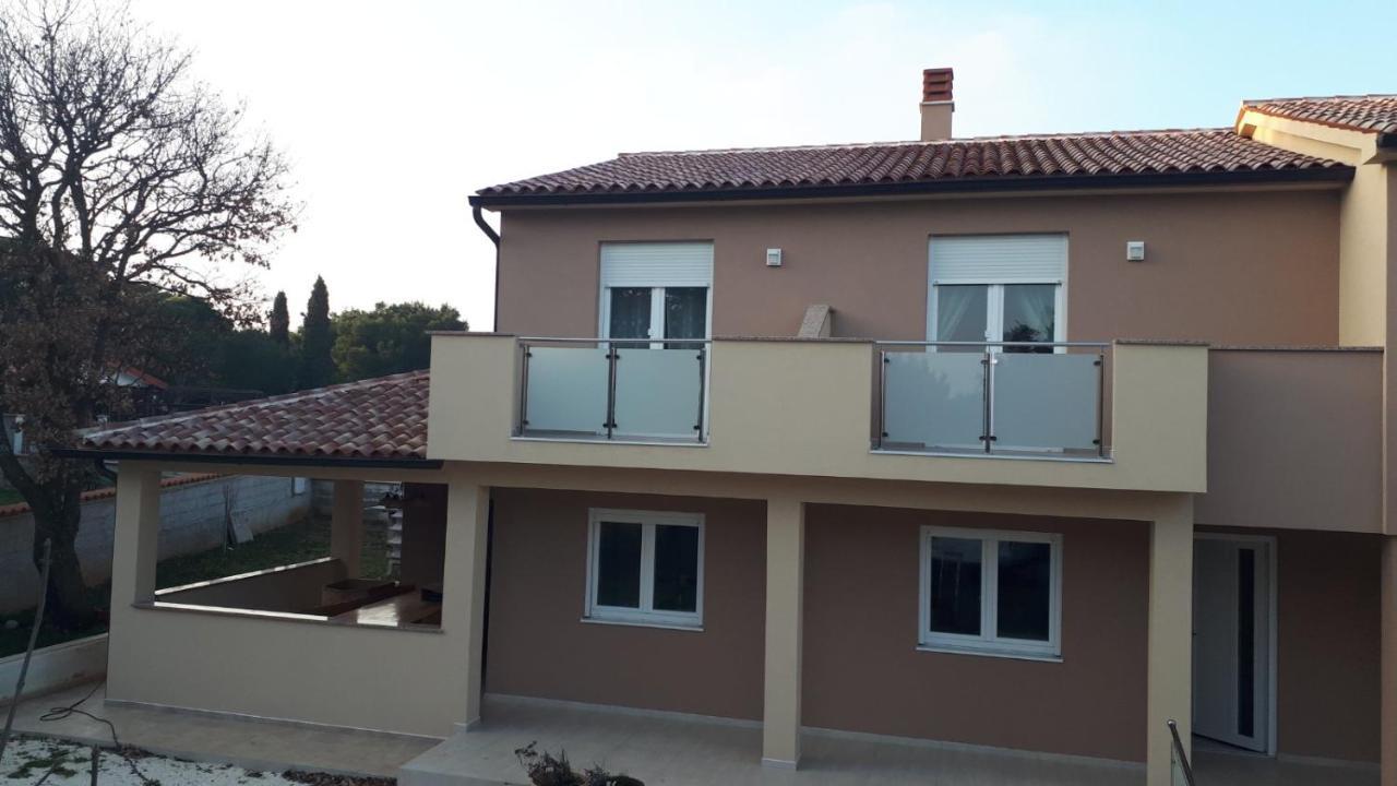 Vila Veronika 2 Pula Luaran gambar