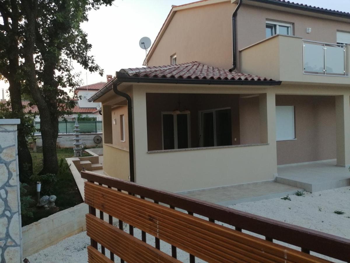 Vila Veronika 2 Pula Luaran gambar