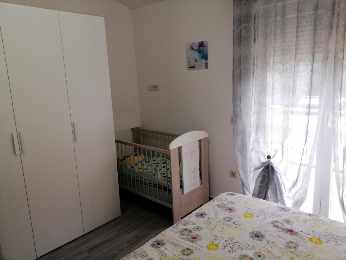 Vila Veronika 2 Pula Luaran gambar