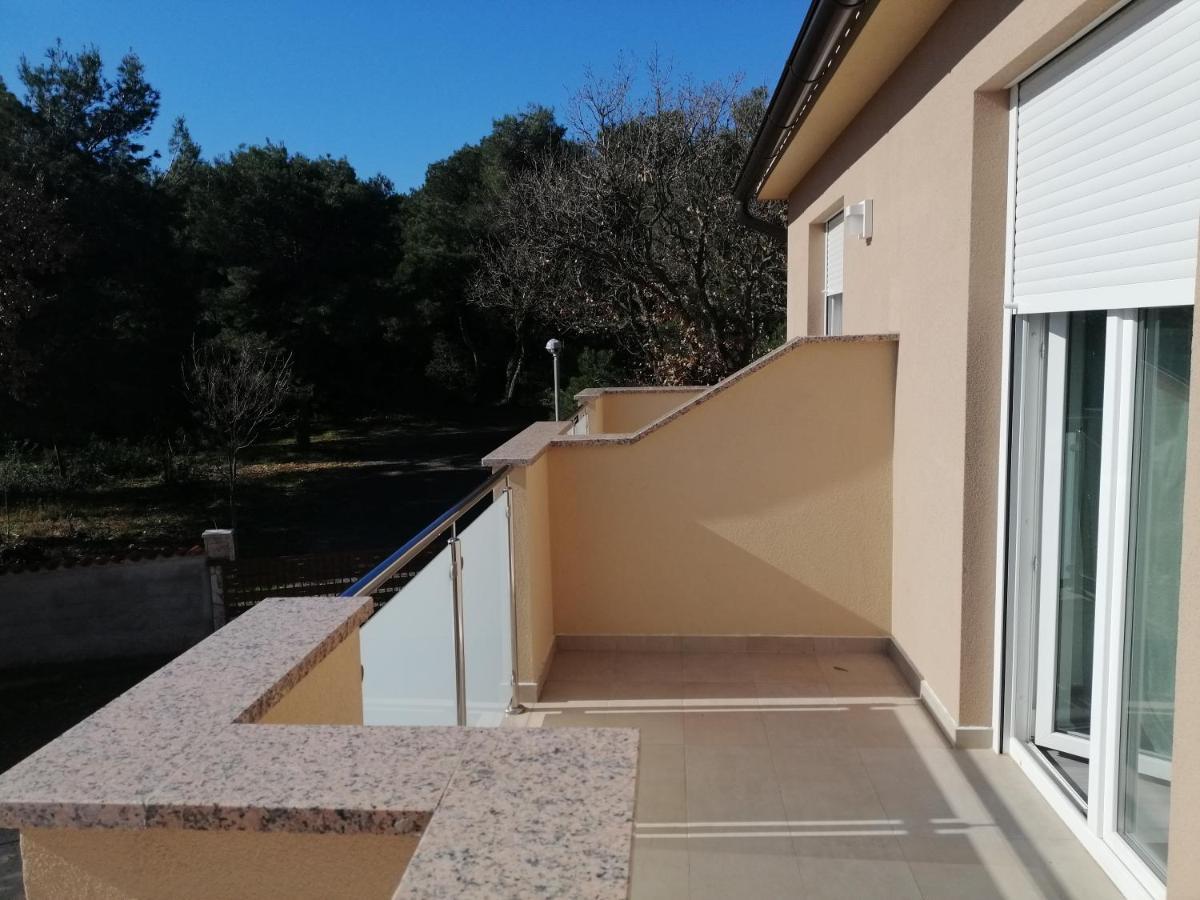 Vila Veronika 2 Pula Luaran gambar