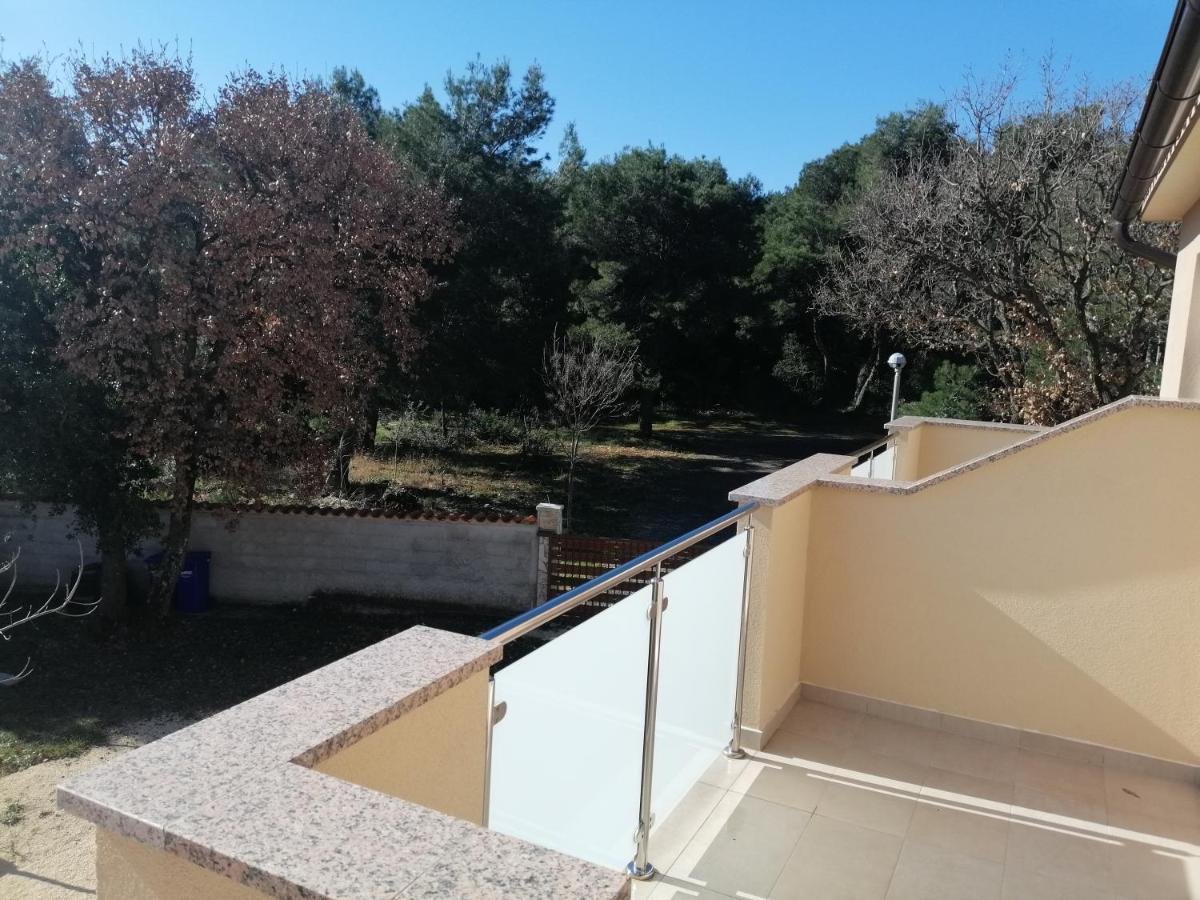 Vila Veronika 2 Pula Luaran gambar