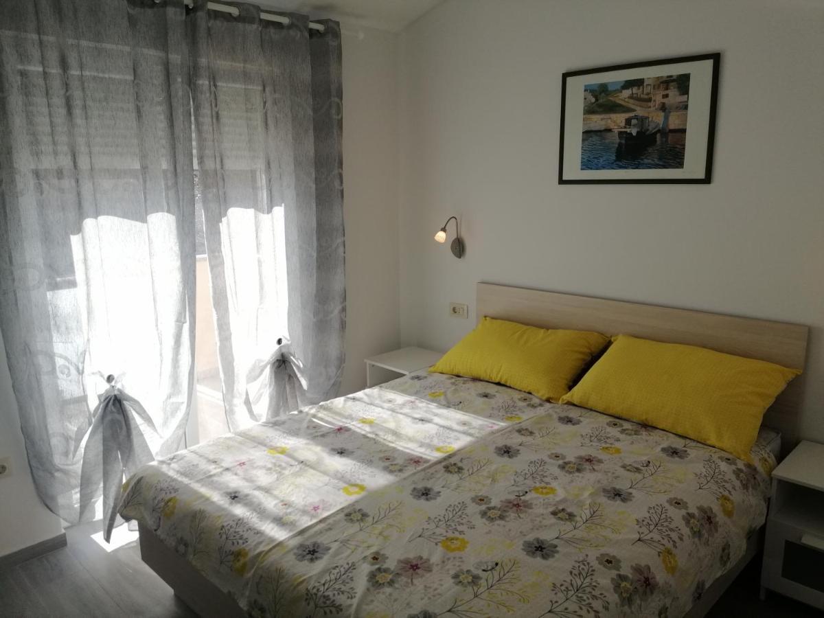 Vila Veronika 2 Pula Luaran gambar