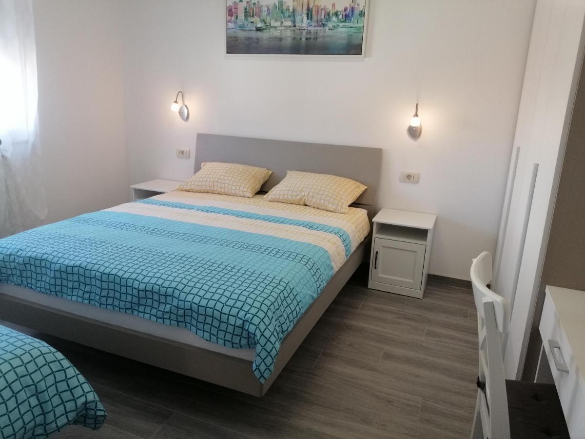 Vila Veronika 2 Pula Luaran gambar