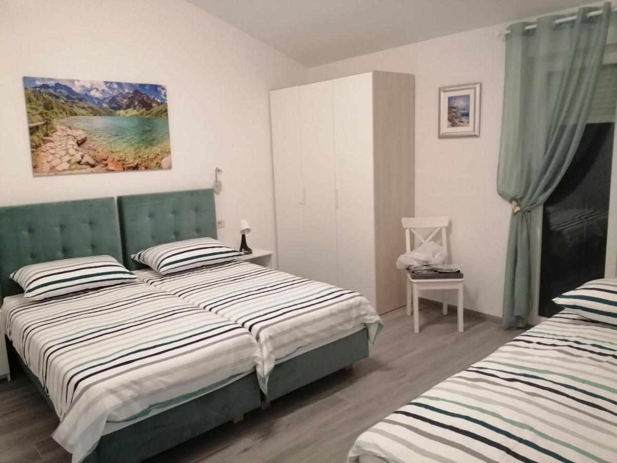 Vila Veronika 2 Pula Luaran gambar