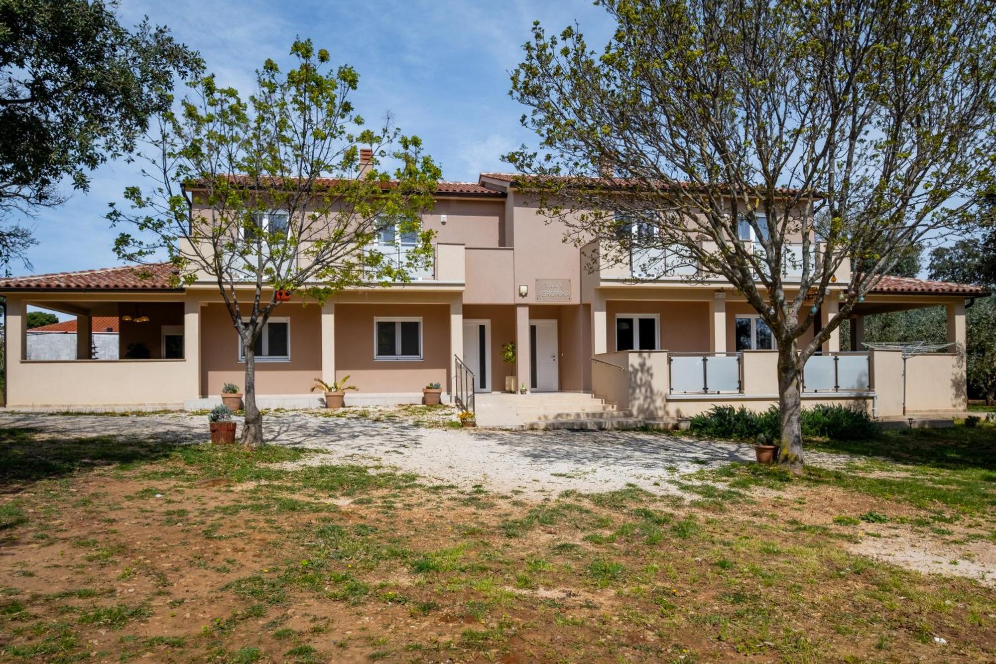 Vila Veronika 2 Pula Luaran gambar